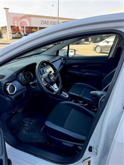 نيسان فيرسا